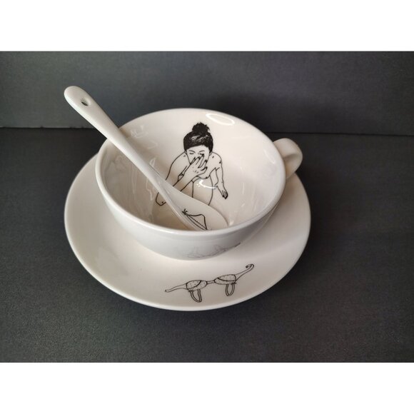 Pols Potten Teacup Saucer Spoon Set Naughty Undressed Bathing Woman Holding Nose - Picture 2 of 3